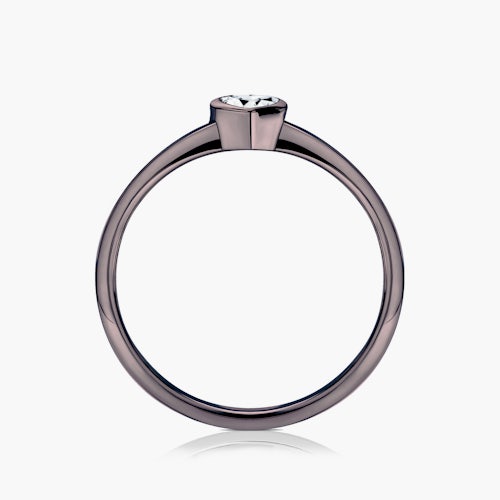 Pierścionek zaręczynowy Pure: czarne złoto, diament w szlifie serce